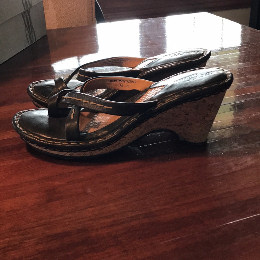 Shoes - Picture 2 of 3